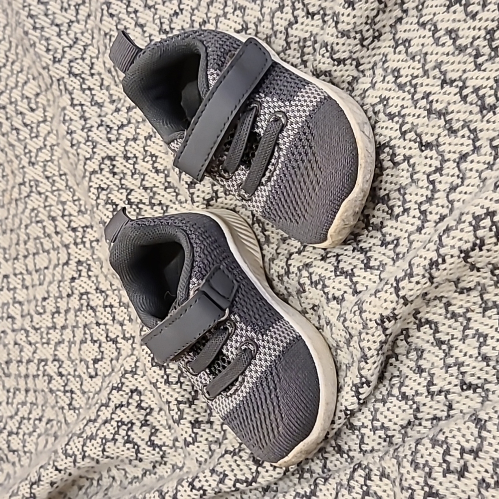 Boys Grey Sneakers Size 4